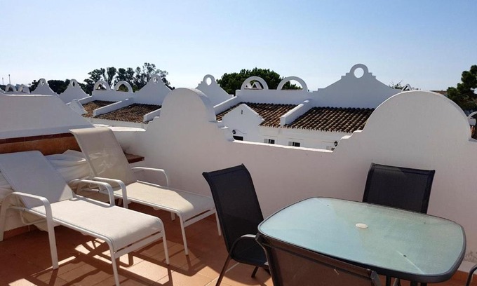 Urbanizacion Hacienda las Chapas Apartment | Apartment Avenida Alpandeire