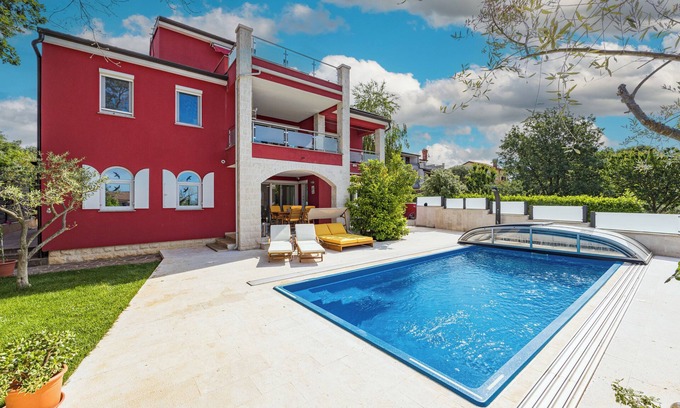 Valica Apartment | Apartment Ayni With Private Pool, Umag, Croatia