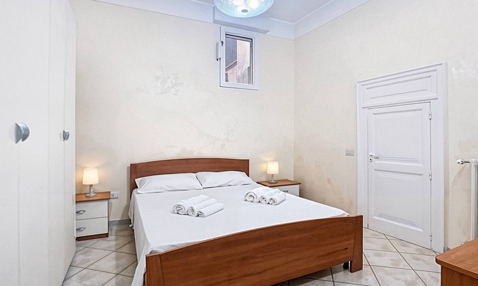 Monte Sant'Angelo Apartment | Apartment 'Barbahouse' with Balcony and Wi-Fi