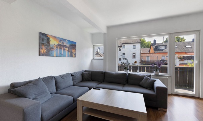 Katernberg Apartment | Apartment 'Baran' with Balcony and Wi-Fi