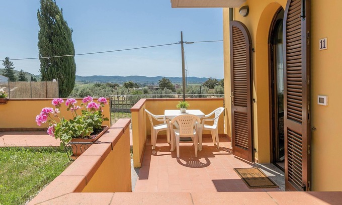 Suvereto Apartment | Apartment 'Bilocale Correggiolo' with Terrace, Shared Pool & Wi-Fi