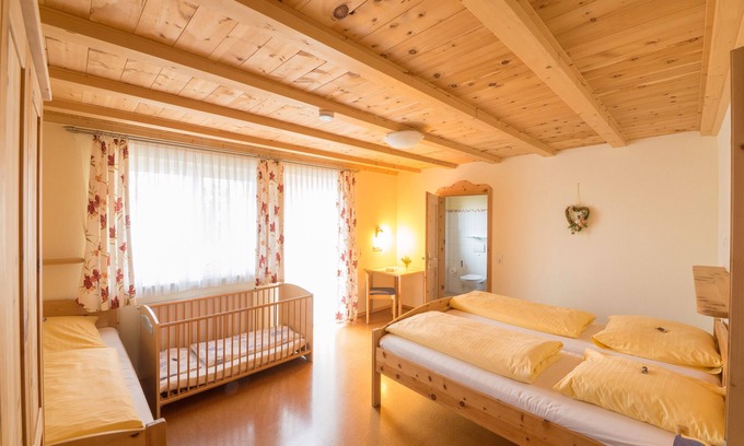 Deggenhausertal Apartment | Apartment 'Birch' with Shared Garden, Wi-Fi and Air Conditioning