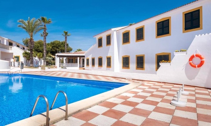 Cala'n Bosch Apartment | Apartment 'Bon Repos' with Private Pool, Wi-Fi and Air Conditioning