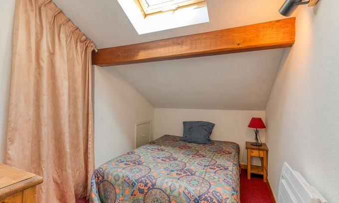 Le Bourg-d'Oisans Apartment | Apartment 'Bouquetin' with Mountain View, Shared Garden and Wi-Fi