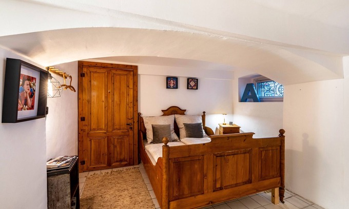 Wuppertal Apartment | Apartment 'Briller Gewölbe' with Wi-Fi