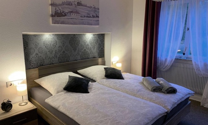 Gemarkung Truchtelfingen Apartment | Apartment "Bullentäle" with Shared Pool, Terrace & Wi-Fi