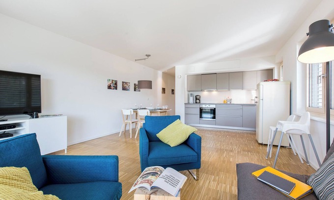 Waggershausen Apartment | Apartment 'Busch' with Lake View, Balcony and Wi-Fi