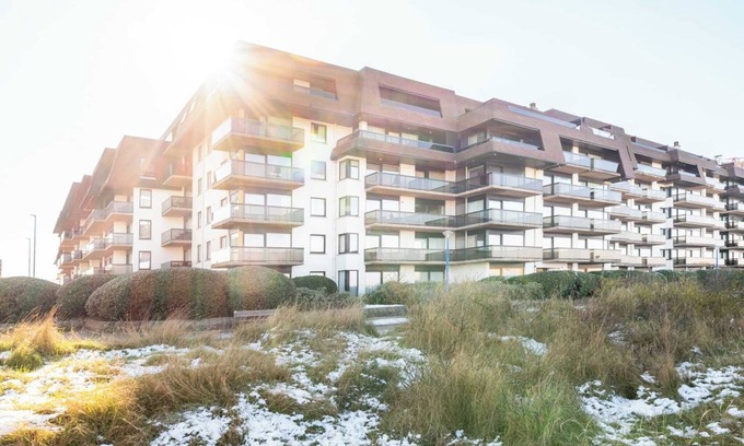 Oostduinkerke-Bad Apartment | Apartment by Belgian Coast with Sea Views