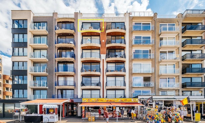 Koksijde-Bad Apartment | Apartment by Zeedijk with Sea View