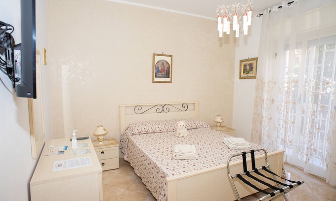 Isola delle Femmine Apartment | Apartment "Casa Zibè" close to the Sea with Balcony & Wi-Fi