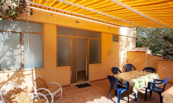 Cala Liberotto Apartment | Apartment Casa Azzurra with terrace & A/C