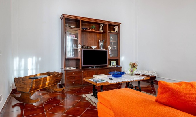 Pezze di Greco Apartment | Apartment 'Casa Da Anna' with Private Terrace, Wi-Fi and Air Conditioning