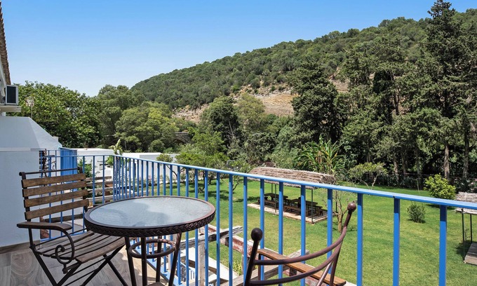 San Ambrosio Apartment | Apartment 'Casa de 10 - 3A' with Mountain View, Shared Pool & Wi-Fi