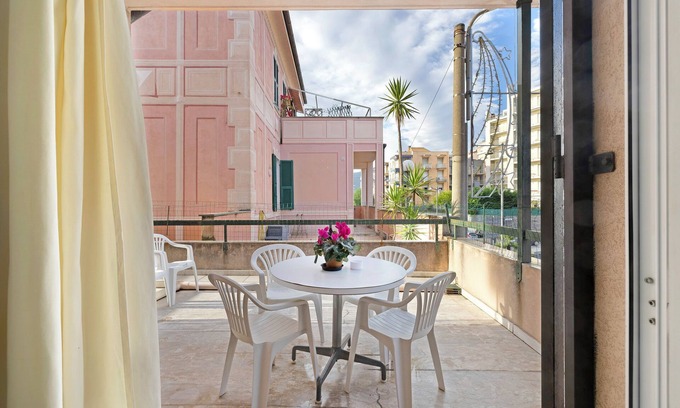 Loano Apartment | Apartment 'Casa Rosa' with Private Terrace and Wi-Fi