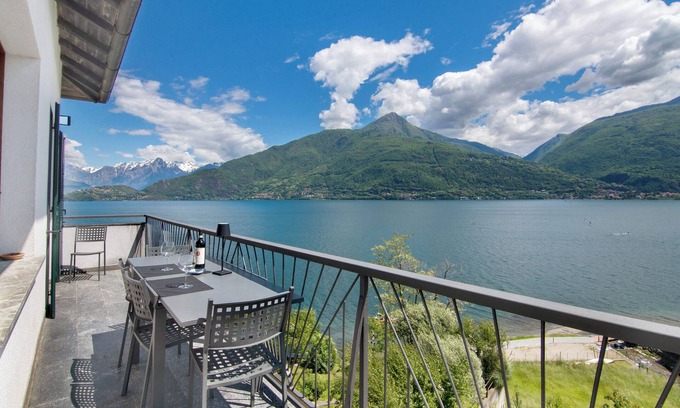 Vignola Apartment | Apartment 'Casa Vacanza Guattini' with Lake View, Balcony and Wi-Fi