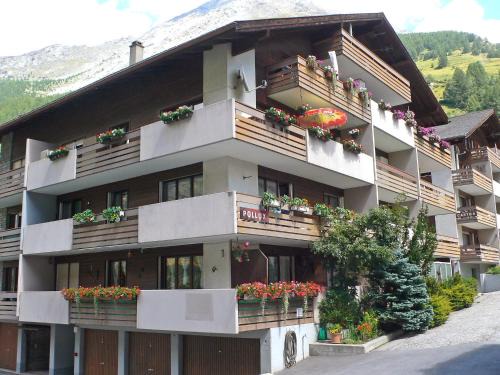 Taesch Apartment | Apartment Castor und Pollux-1 by Interhome