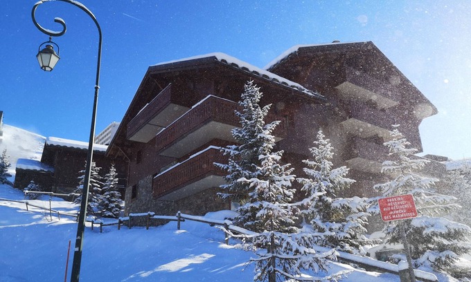 Les Menuires Apartment | Apartment Chalet Les Menuires, ski in and ski out, spacious and friendly