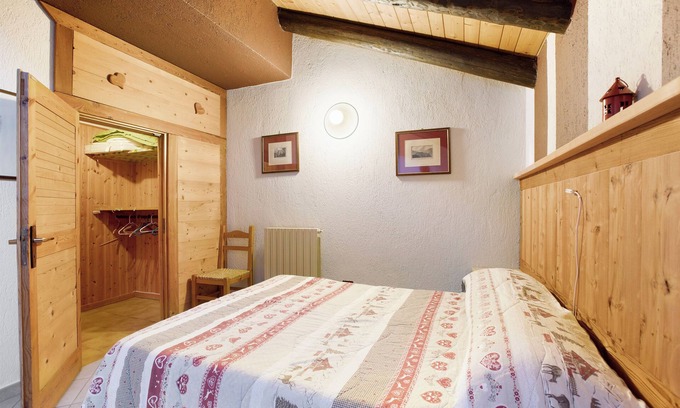 Gressan Apartment | Apartment 'Chamolé' with Shared Terrace, Shared Garden and Wi-Fi