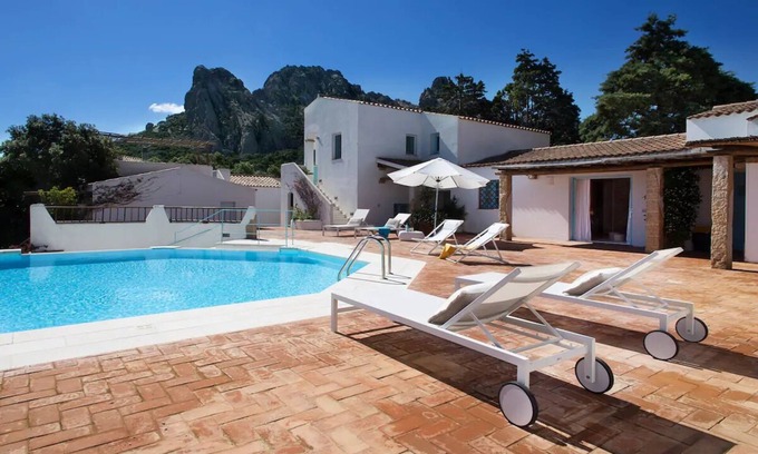 San Pantaleo Apartment | Apartment "Charming house in San Pantaleo" with Shared Pool, A/C, Wi-Fi & Terrace