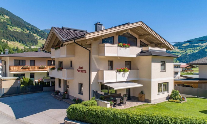 Hoarberg Apartment | Apartment close to ski resort Mayrhofen