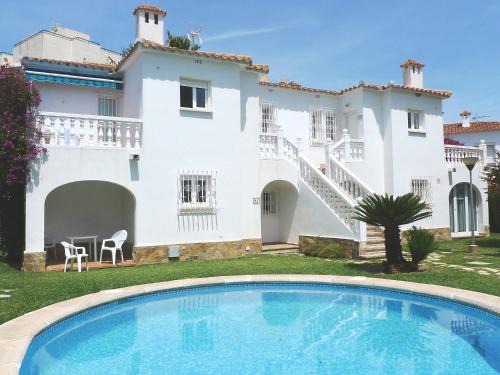 Molinell Apartment | Apartment Club Sevilla I-3 by Interhome