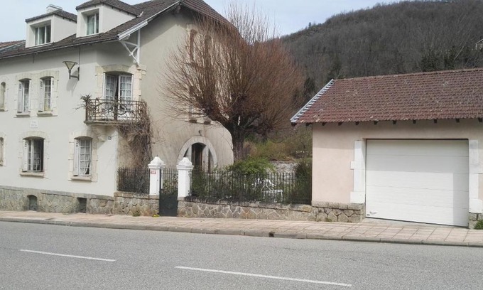 Ax-les-Thermes Apartment | Apartment Coecilia