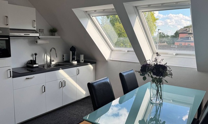 Walberberg Apartment | Apartment Cologne Bonn DeLux Burgblick. Near Phantasialand, Brühl, Bonn, Cologne Trade Fair Center