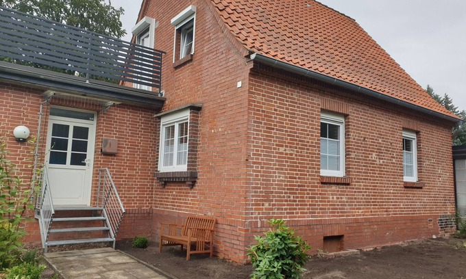 Winsen an der Aller Apartment | Apartment 'Connys - Mond' with Private Terrace and Wi-Fi