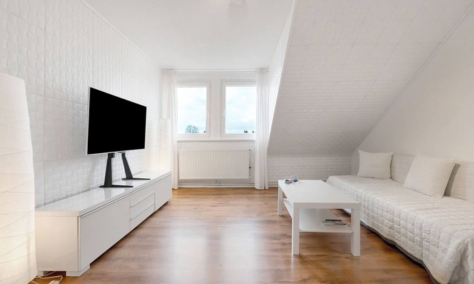 Bremen-Hemelingen Apartment | Apartment 'Cozy Mozy - Gemütlichkeit In Bremen' with Wi-Fi