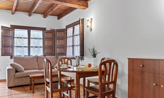 Bustio Apartment | Apartment 'Cruz' with Private Terrace and Wi-Fi