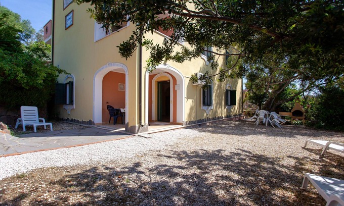 Sas Linnas Siccas Apartment | Apartment "Cuore" close to the Beach with Garden & Wi-Fi