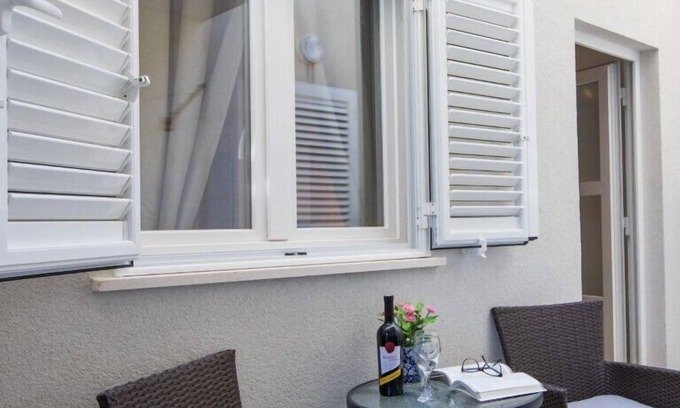 Babin Kuk Apartment | Apartment Dam *close to beach *heart of Lapad