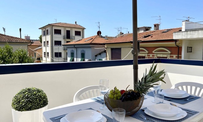 Viareggio Apartment | Apartment Darsena Luxury 2