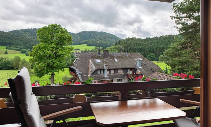 Bernau Apartment | Apartment 'Ferienwohnung Birke' with Mountain View, Balcony and Wi-Fi
