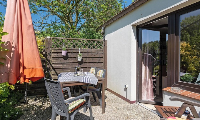 Misselwarden Apartment | Apartment 'An Der Silberfuchsbörse' with Private Terrace, Private Garden and Wi-Fi