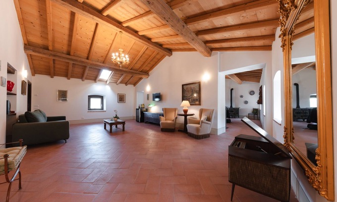 Affi Apartment | Apartment-Deluxe-Ensuite with Shower-Countryside view