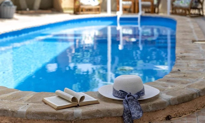 Tergu Apartment | Apartment 'Dependance Villa Endeavour' with Mountain View, Shared Pool & Wi-Fi