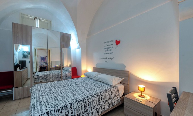 Monteroni di Lecce Apartment | Apartment 'Dimora Storica Monteroni Di Lecce' with Private Terrace, Wi-Fi and Air Conditioning