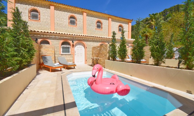 Agios Gordios Apartment | Apartment 'Doliva Chris' with Private Pool, Mountain View, Wi-Fi and Air Conditioning