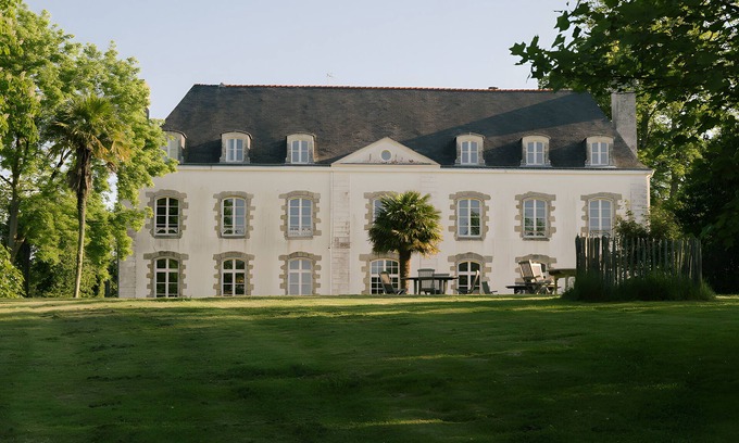 Pluneret Apartment | Apartment 'Domaine De Kermadio - Le Loc'h' with Shared Pool, Shared Terrace and Wi-Fi