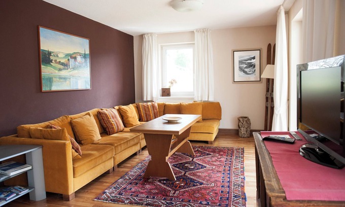 Vorderlanersbach Apartment | Apartment Eggerfeld with winter garden, ski-in ski-out