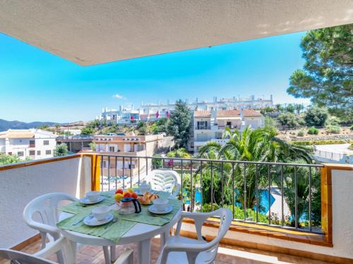Roses Town Center Apartment | Apartment Els Jardins III by Interhome