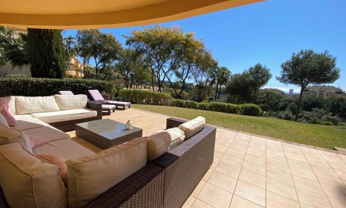 Elviria Apartment | Apartment 'En Elviria Hills' with Lake View, Wi-Fi and Air Conditioning