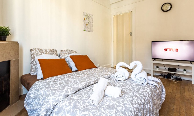 Nord - Gare Apartment | Apartment-Ensuite-Courtyard view