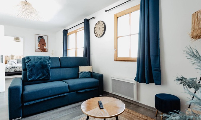 Valenciennes Apartment | Apartment-Ensuite with Shower-Balcony