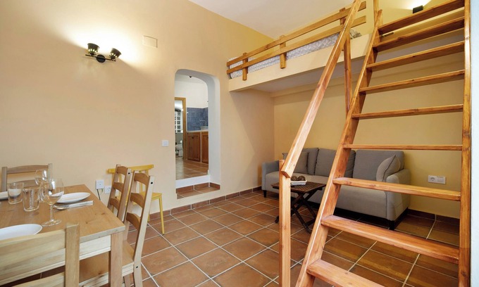 Arcos de la Frontera Apartment | Apartment 'Apartamento-cueva Mi Rincón' with Balcony