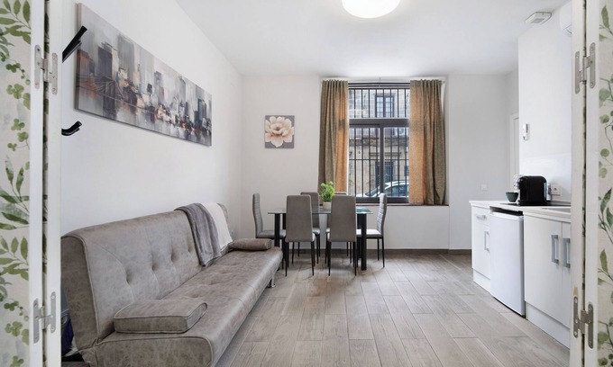 Jerez de la Frontera Old Town Apartment | Apartment 'Centro Jerezano 2' with Wi-Fi and Air Conditioning