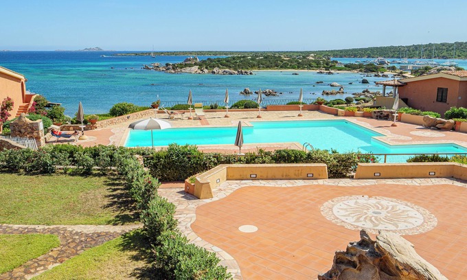 Golfo di Marinella Apartment | Apartment 'Eucaliptus Sea View' with Sea View, Shared Pool and Private Terrace