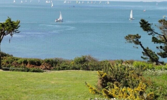 Arzon Apartment | Apartment F 3 sea views and direct beach and ocean access