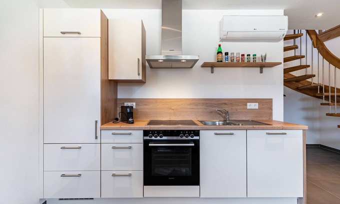 Kappel-Grafenhausen Apartment | Apartment 'Fewo Grafenhausen' with Balcony, Wi-Fi and Air Conditioning